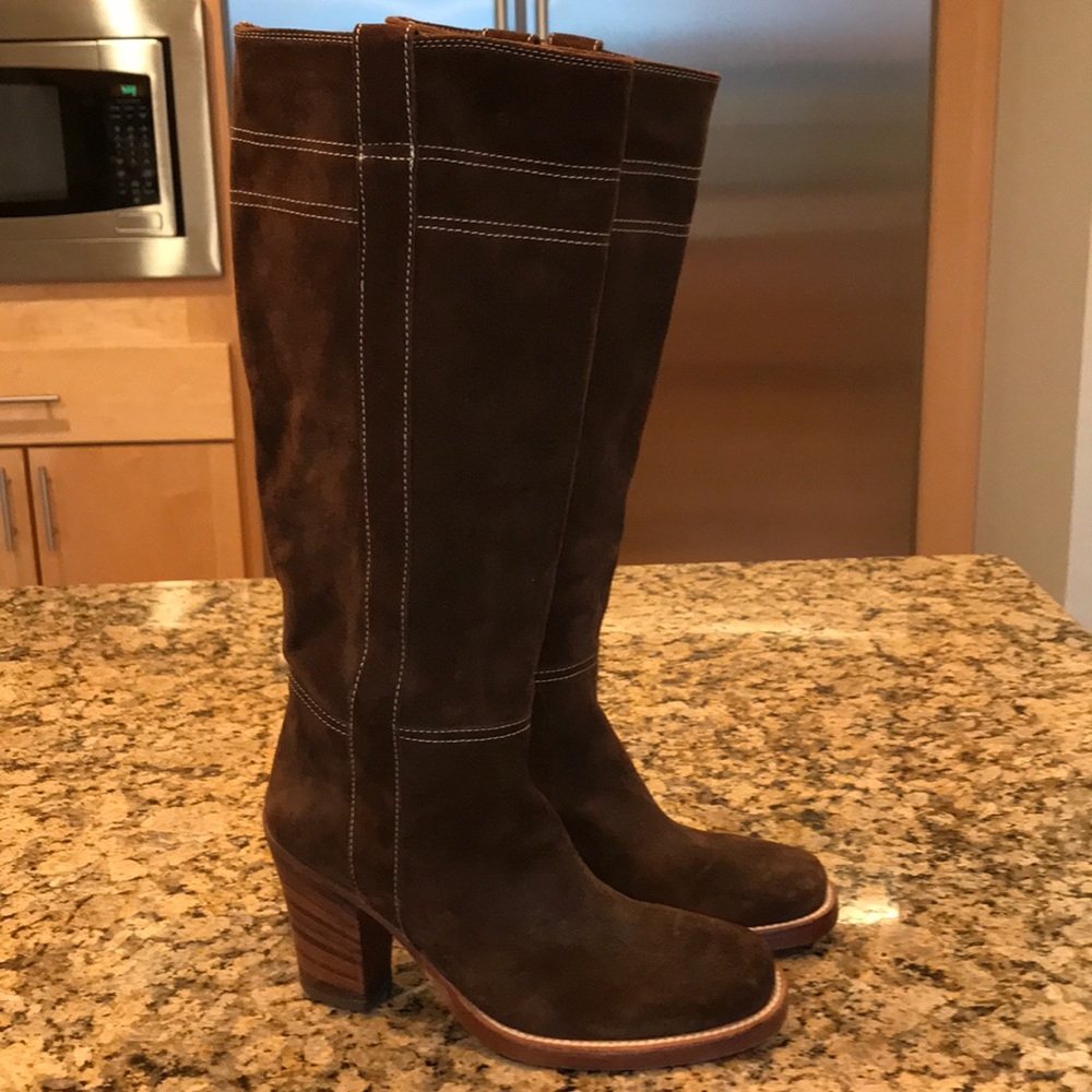 Brown suede boots (Buttero)